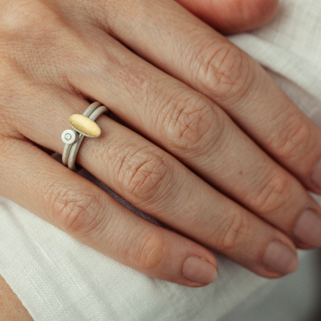 Anel Ella oval mini com ouro + Anel Ponto
