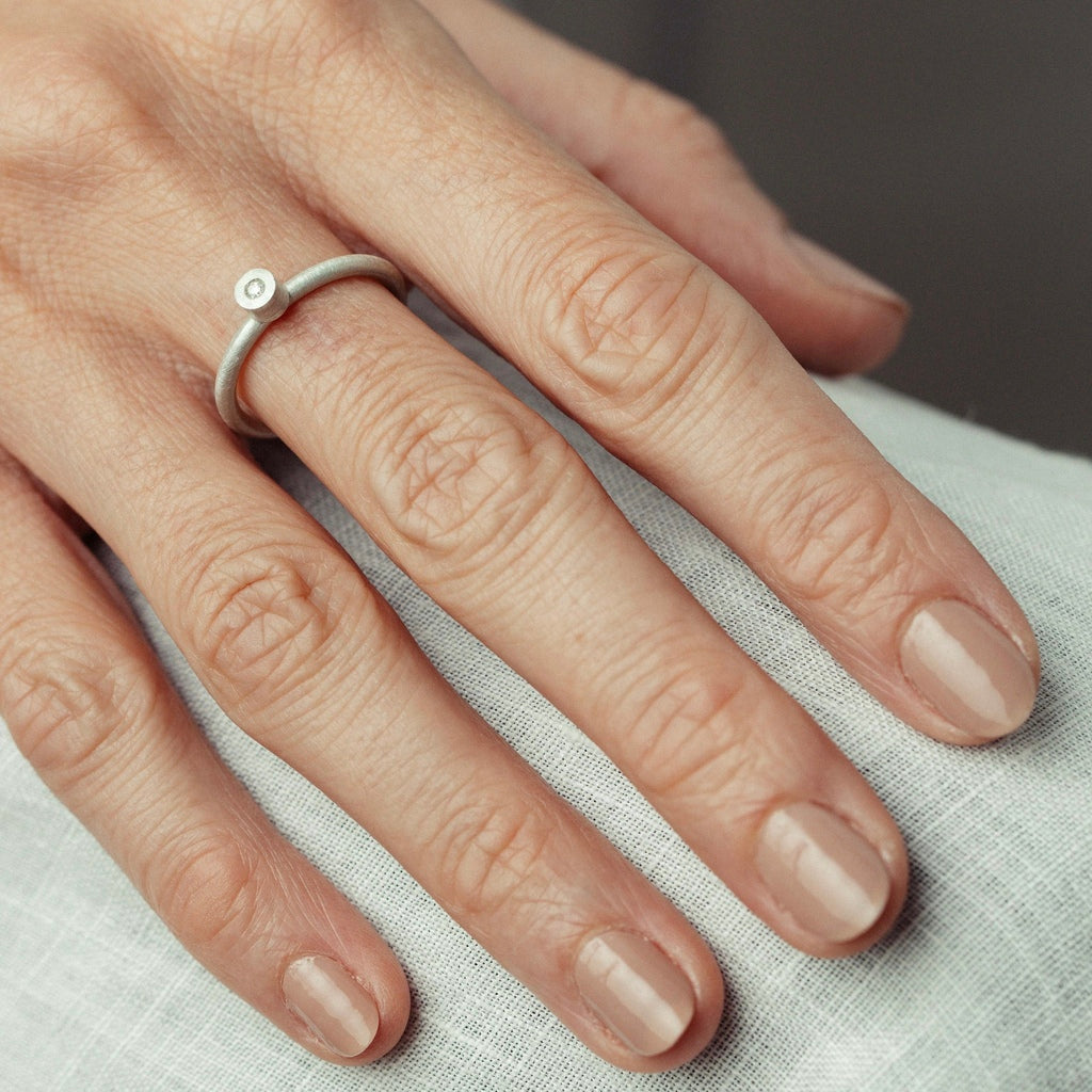 Anel Ponto com diamante