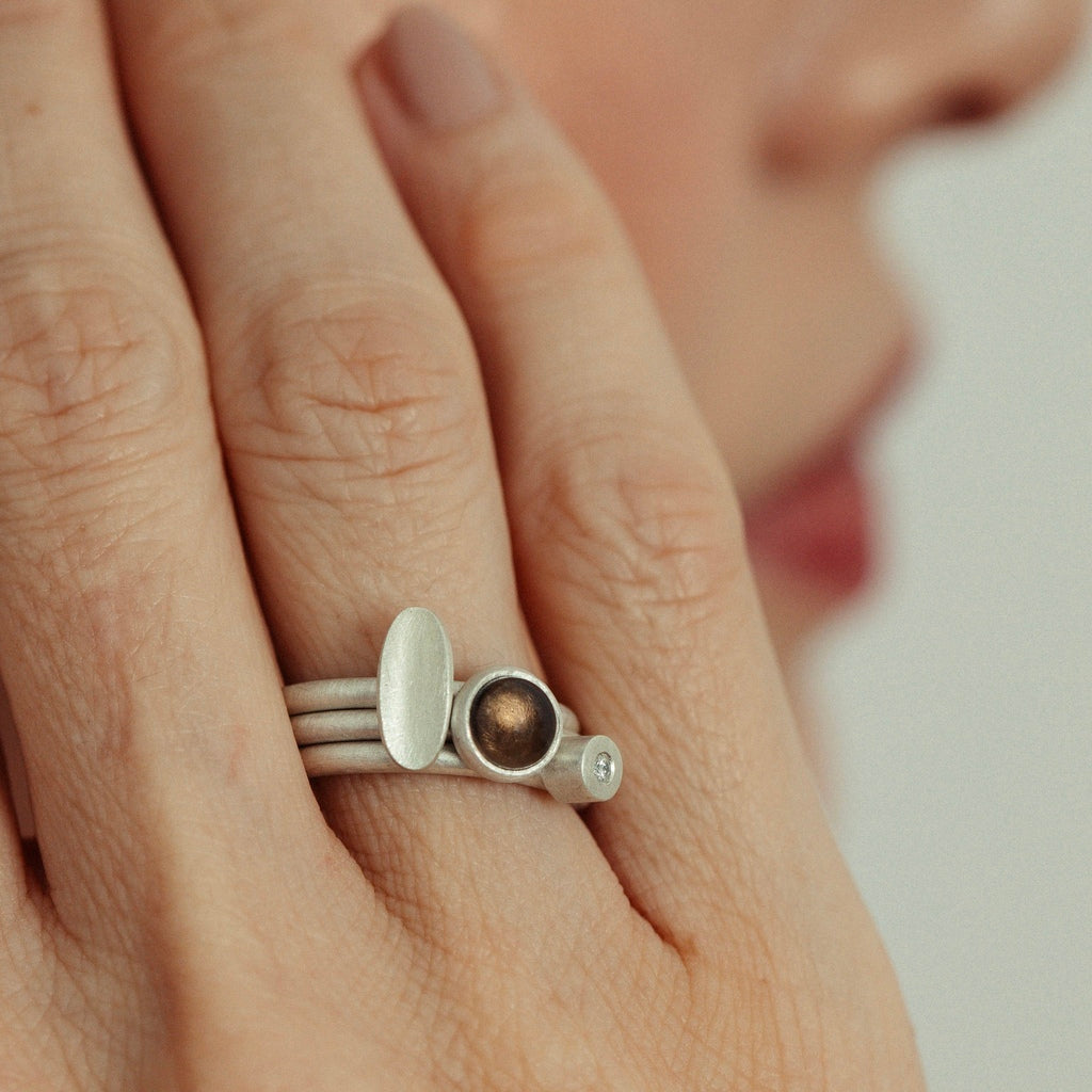 Anel Ella quartzo fumê + Anel Ella oval mini + Anel Ponto
