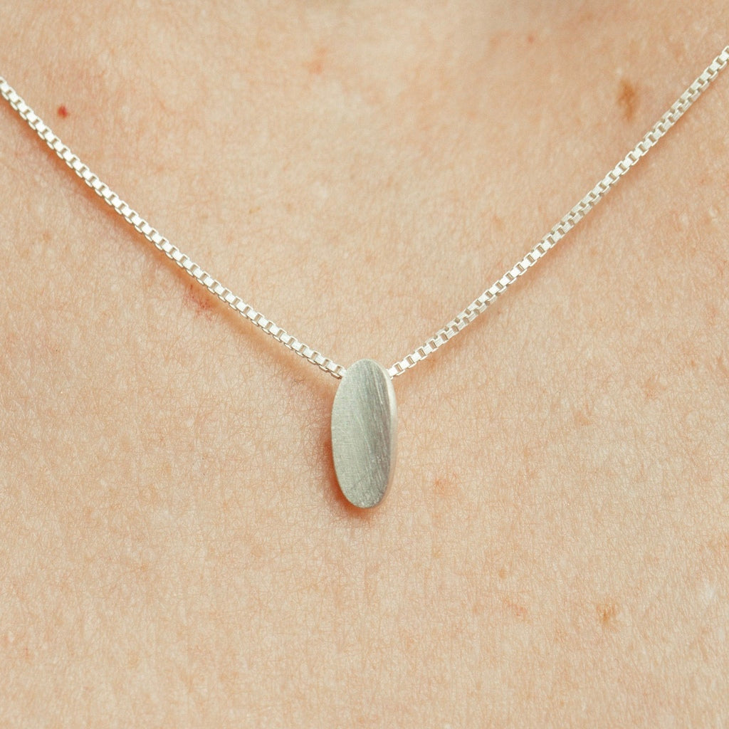 Colar Ella oval mini