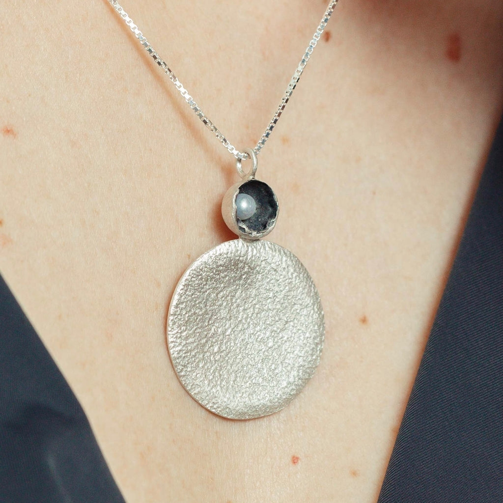 Colar Luna grande com pérola biwa