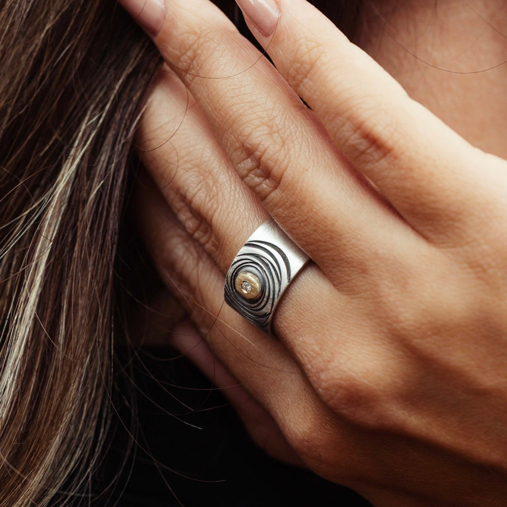 Anel Ciranda com ouro e diamante