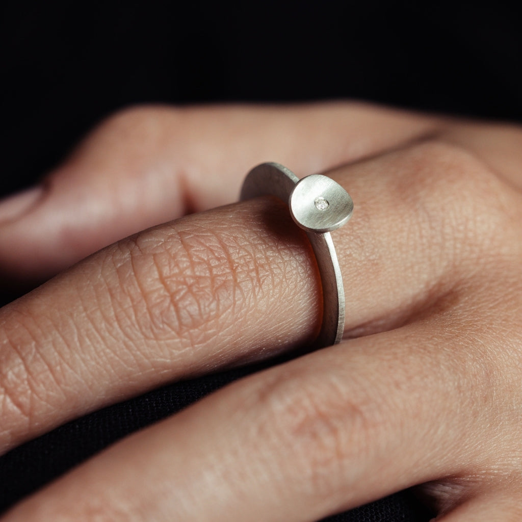 Anel Pétalas mini com diamante