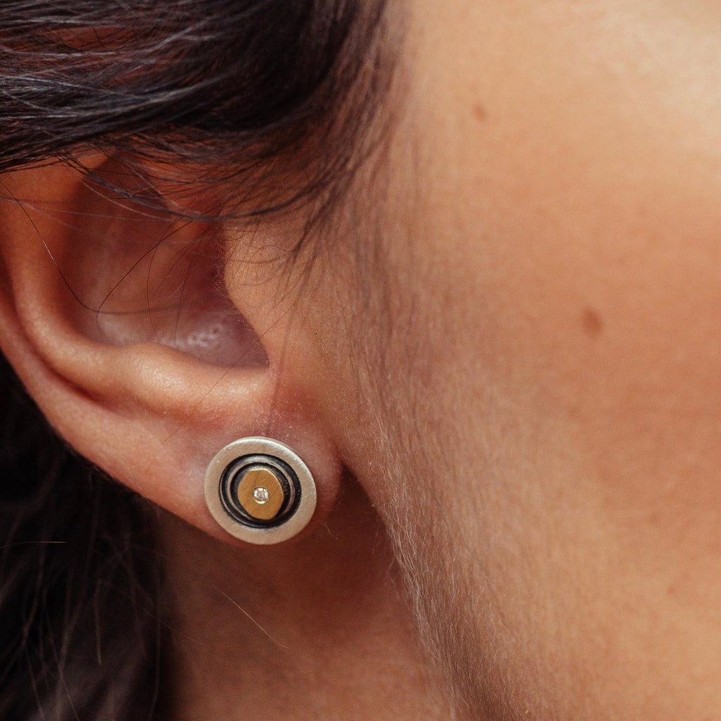 Brinco Ciranda mini com ouro e diamante