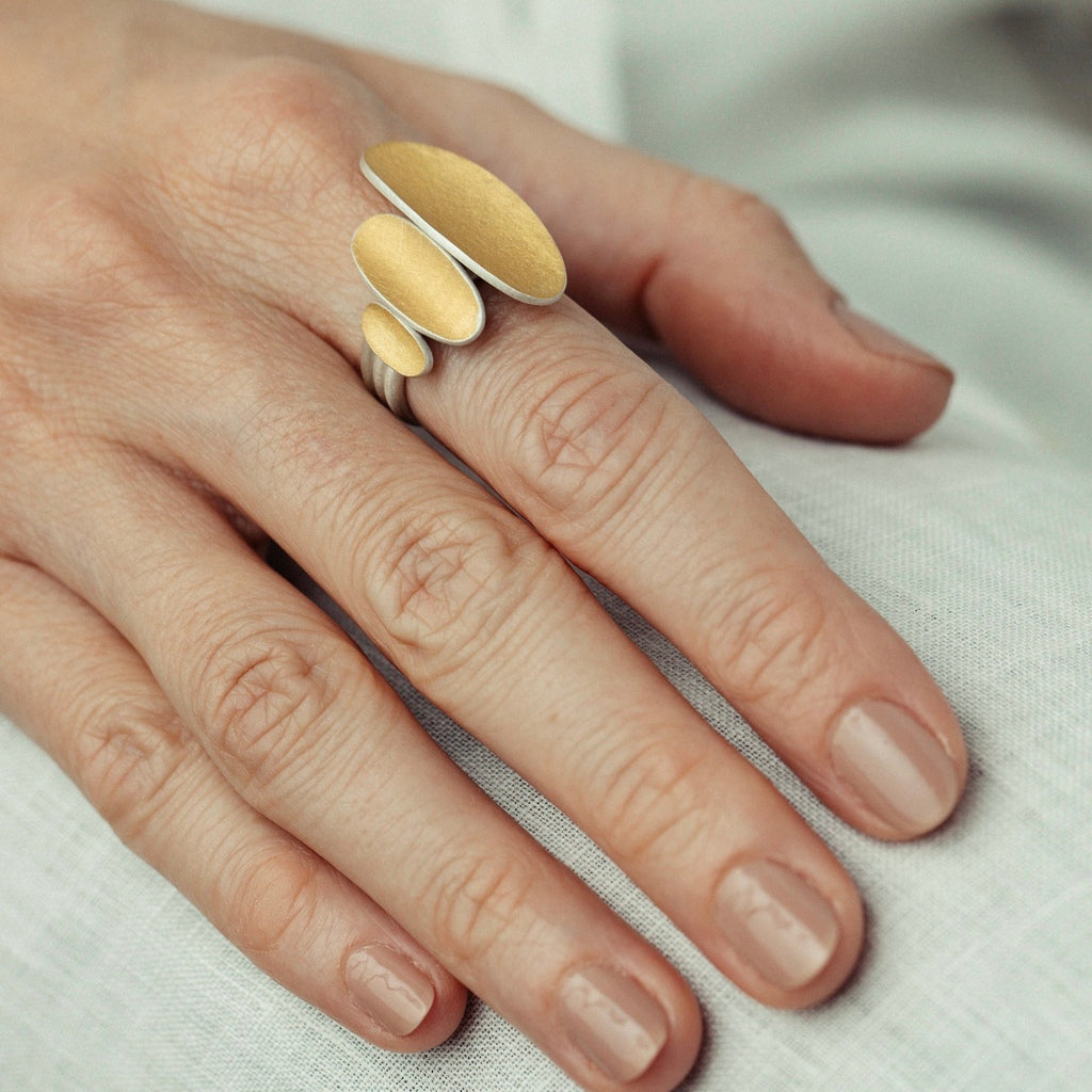 Anel Ella oval mini com ouro + Anel Ella oval pequeno com ouro + Anel Ella oval médio com ouro