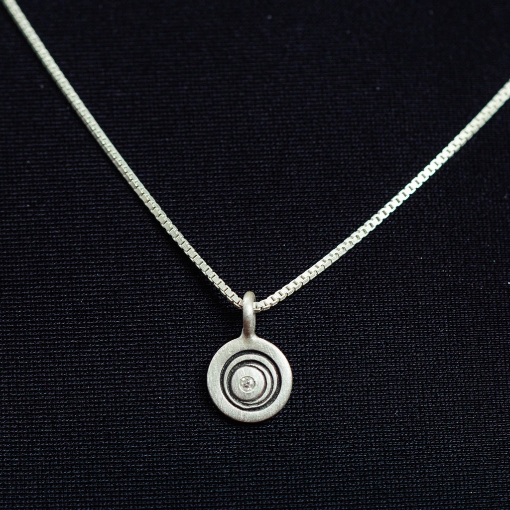 Colar Ciranda mini com diamante
