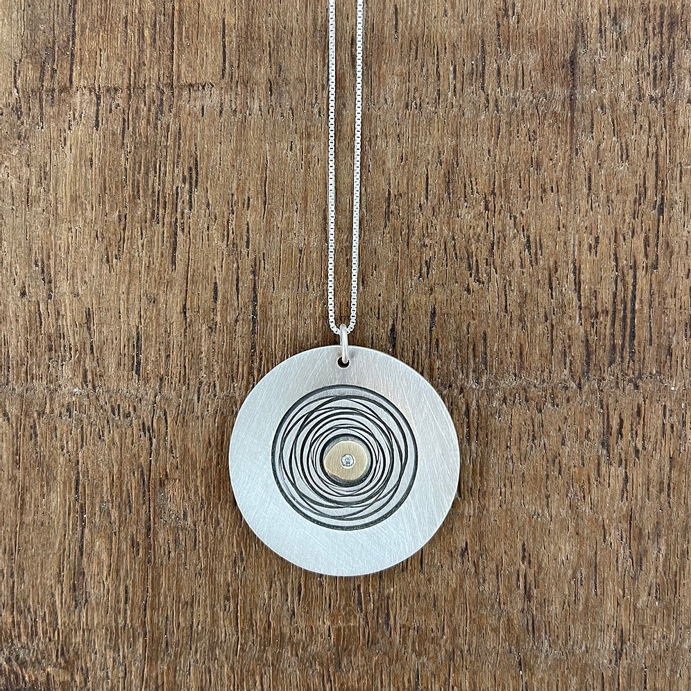 Colar Ciranda médio com ouro e diamante