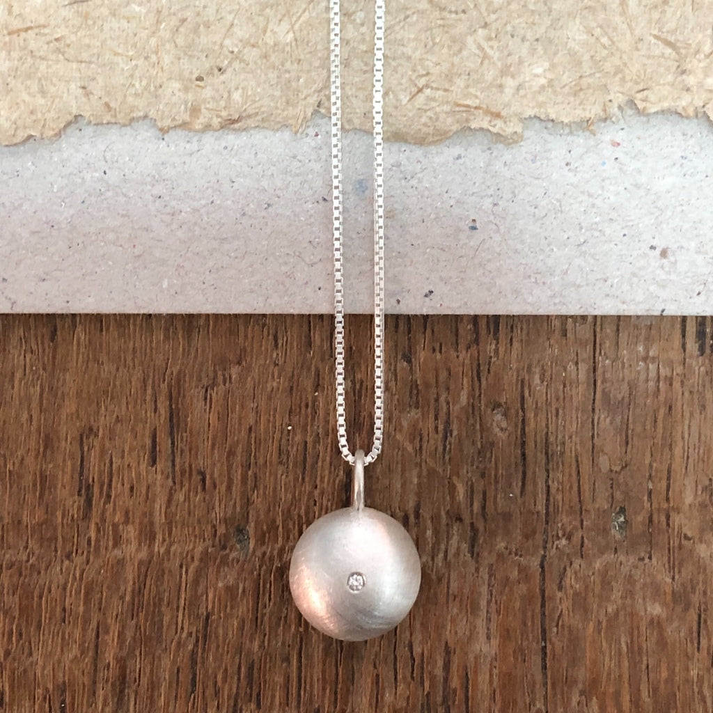 Colar Brinque grande com diamante